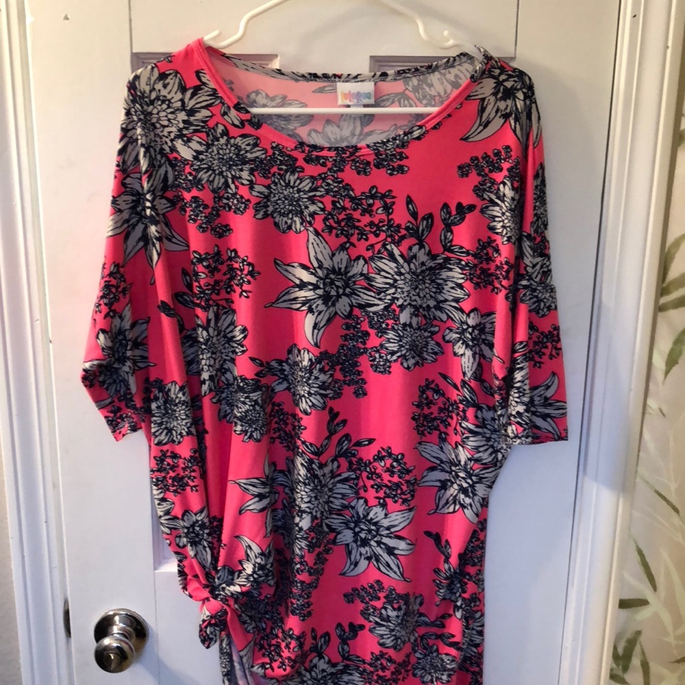 Lularoe pink top
